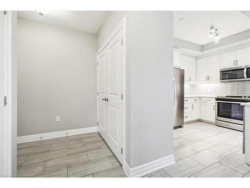 403-1878 Gordon Street, Guelph, ON - Indoor Photo Showing Kitchen