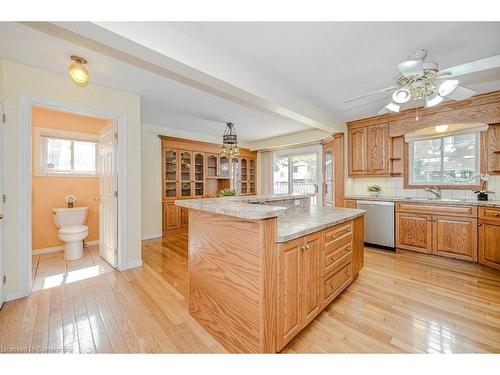 2358 Cavendish Drive, Burlington, ON - Indoor Photo Showing Kitchen