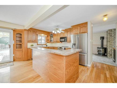 2358 Cavendish Drive, Burlington, ON - Indoor Photo Showing Kitchen