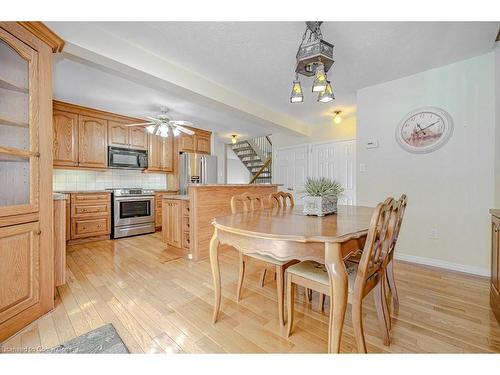 2358 Cavendish Drive, Burlington, ON - Indoor Photo Showing Dining Room