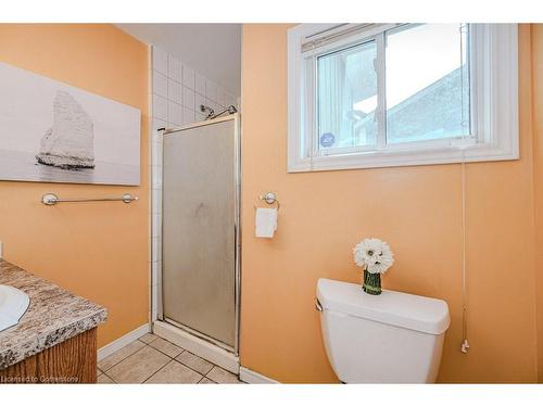 2358 Cavendish Drive, Burlington, ON - Indoor Photo Showing Bathroom