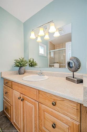 2358 Cavendish Drive, Burlington, ON - Indoor Photo Showing Bathroom