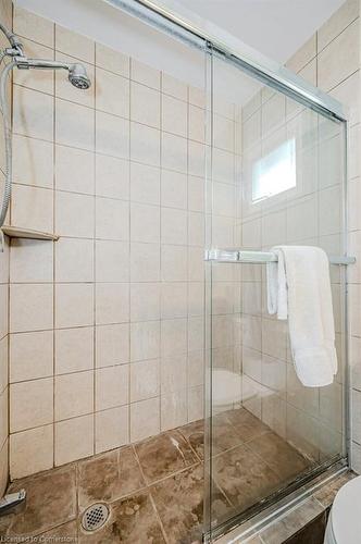 2358 Cavendish Drive, Burlington, ON - Indoor Photo Showing Bathroom