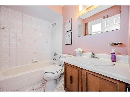 2358 Cavendish Drive, Burlington, ON - Indoor Photo Showing Bathroom