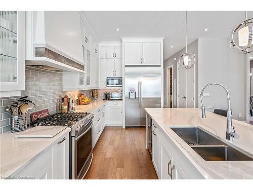 507 Mississauga Street, Niagara-On-The-Lake, ON - Indoor Photo Showing Kitchen With Double Sink With Upgraded Kitchen