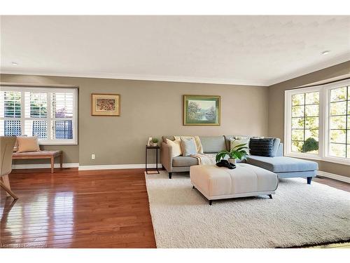 28 Church Street E, Hagersville, ON - Indoor Photo Showing Living Room