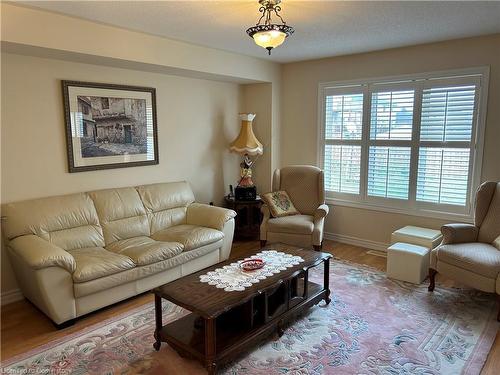 503 Simcoe Road, Bradford, ON - Indoor Photo Showing Living Room