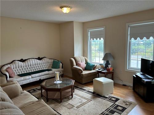 503 Simcoe Road, Bradford, ON - Indoor Photo Showing Living Room