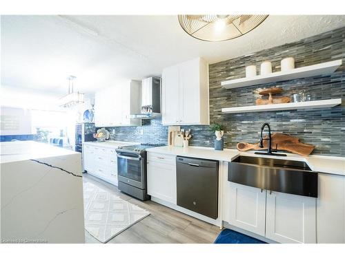 614-500 Green Road, Stoney Creek, ON - Indoor Photo Showing Kitchen