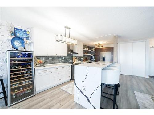 614-500 Green Road, Stoney Creek, ON - Indoor Photo Showing Kitchen