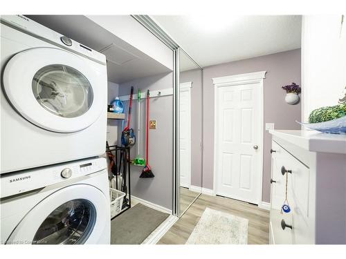 614-500 Green Road, Stoney Creek, ON - Indoor Photo Showing Laundry Room