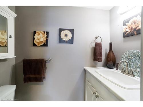 614-500 Green Road, Stoney Creek, ON - Indoor Photo Showing Bathroom