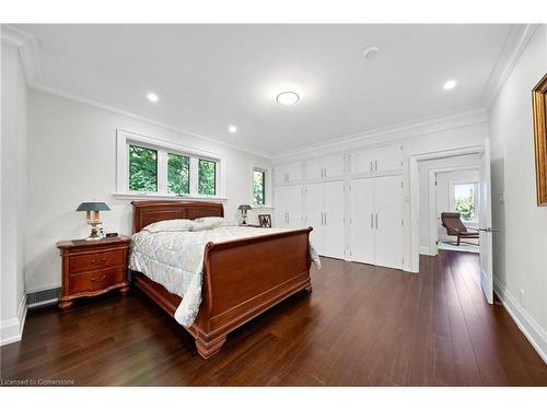 403 Hess Street S, Hamilton, ON - Indoor Photo Showing Bedroom