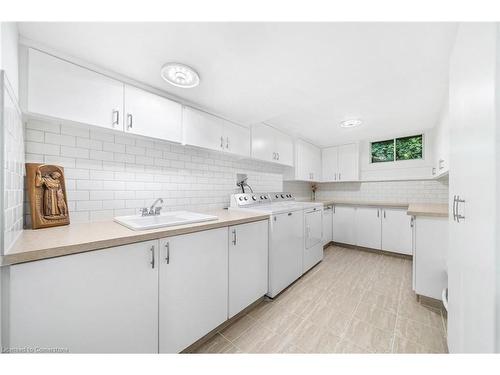 403 Hess Street S, Hamilton, ON - Indoor Photo Showing Kitchen