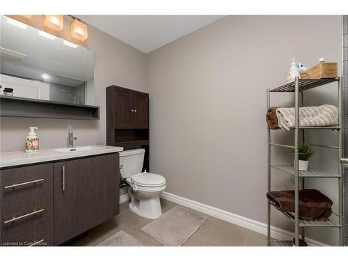 207-10 Esplanade Lane, Grimsby, ON - Indoor Photo Showing Bathroom