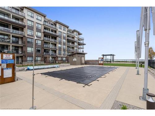 207-10 Esplanade Lane, Grimsby, ON - Outdoor