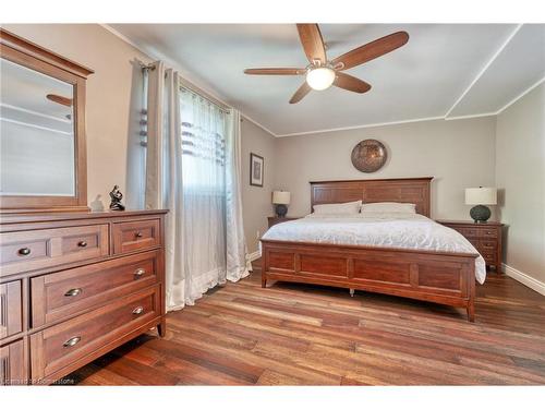 25 Cork Crescent, Brantford, ON - Indoor Photo Showing Bedroom