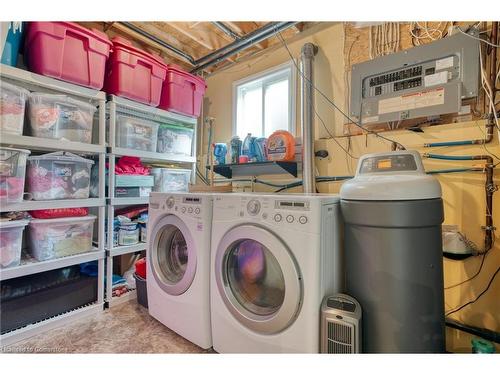 25 Cork Crescent, Brantford, ON - Indoor Photo Showing Laundry Room