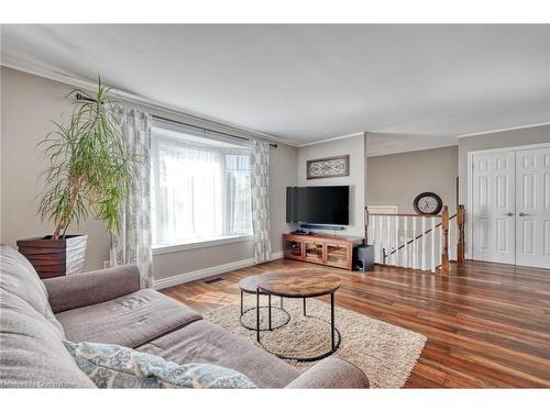 25 Cork Crescent, Brantford, ON - Indoor Photo Showing Living Room