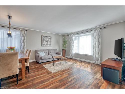 25 Cork Crescent, Brantford, ON - Indoor Photo Showing Living Room