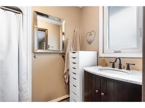 6929-6937 Conc 4 Road, West Lincoln, ON - Indoor Photo Showing Bathroom