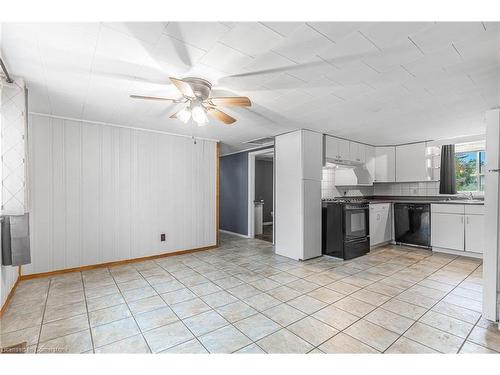 6929-6937 Conc 4 Road, West Lincoln, ON - Indoor Photo Showing Kitchen