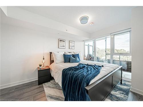 A301-1117 Cooke Boulevard, Burlington, ON - Indoor Photo Showing Bedroom