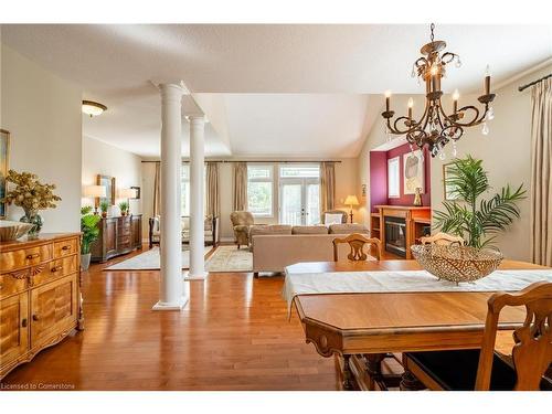 55 Landscapes Trail, Ancaster, ON - Indoor Photo Showing Dining Room