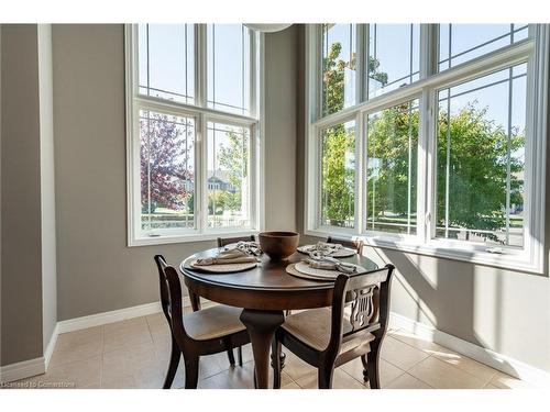 55 Landscapes Trail, Ancaster, ON - Indoor Photo Showing Dining Room