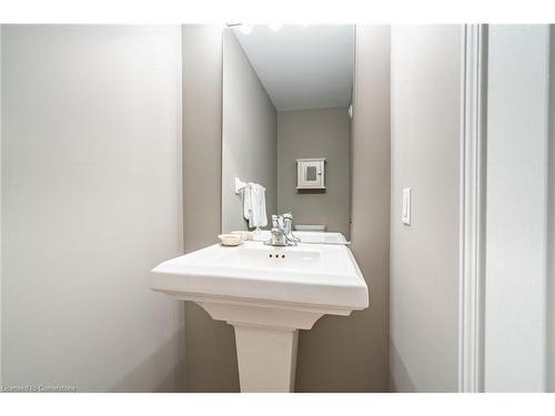 55 Landscapes Trail, Ancaster, ON - Indoor Photo Showing Bathroom