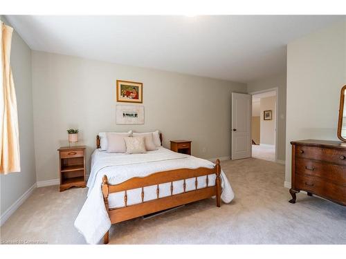 55 Landscapes Trail, Ancaster, ON - Indoor Photo Showing Bedroom