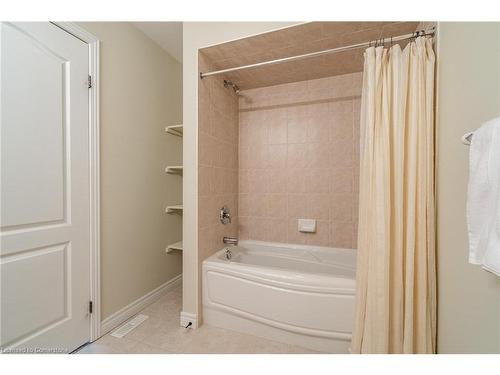 55 Landscapes Trail, Ancaster, ON - Indoor Photo Showing Bathroom