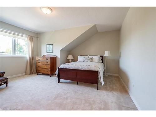 55 Landscapes Trail, Ancaster, ON - Indoor Photo Showing Bedroom