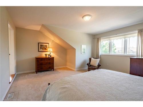 55 Landscapes Trail, Ancaster, ON - Indoor Photo Showing Bedroom