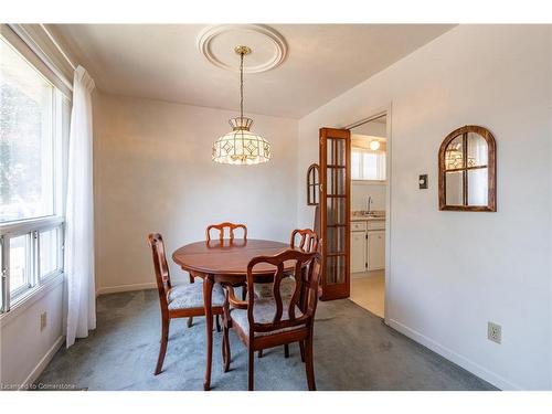 1465 Westbury Avenue, Burlington, ON - Indoor Photo Showing Dining Room