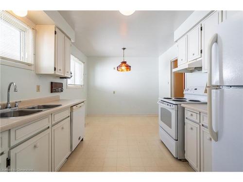 1465 Westbury Avenue, Burlington, ON - Indoor Photo Showing Kitchen With Double Sink