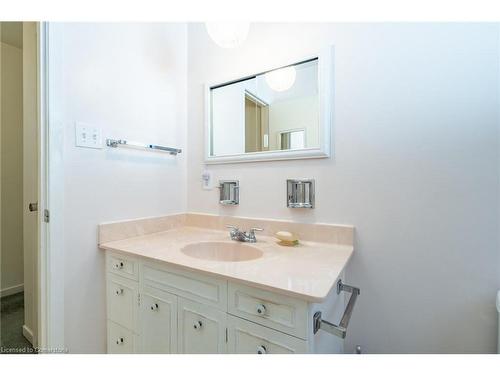 1465 Westbury Avenue, Burlington, ON - Indoor Photo Showing Bathroom