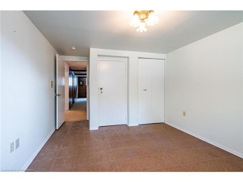 1465 Westbury Avenue, Burlington, ON - Indoor Photo Showing Other Room