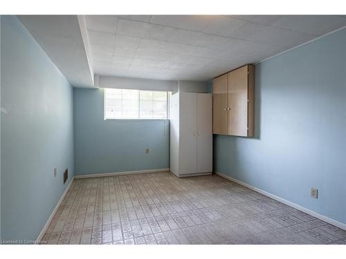 1465 Westbury Avenue, Burlington, ON - Indoor Photo Showing Other Room