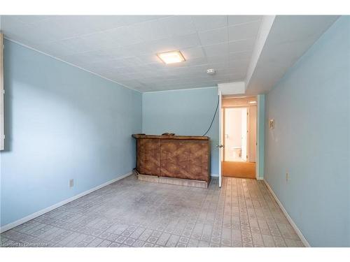 1465 Westbury Avenue, Burlington, ON - Indoor Photo Showing Other Room