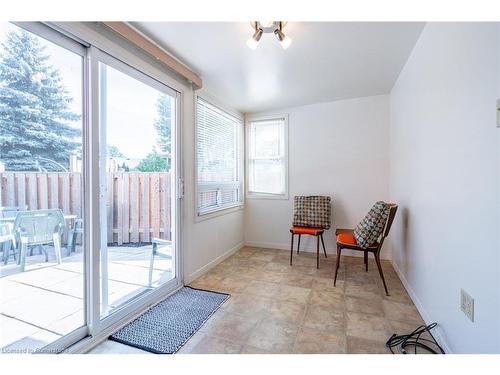 1465 Westbury Avenue, Burlington, ON - Indoor Photo Showing Other Room