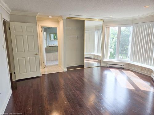 2220 Lakeshore Road W, Burlington, ON - Indoor Photo Showing Other Room