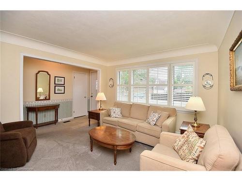 350 Fennell Avenue E, Hamilton, ON - Indoor Photo Showing Living Room