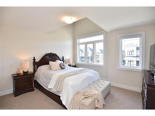 40 Kenesky Drive, Waterdown, ON - Indoor Photo Showing Bedroom