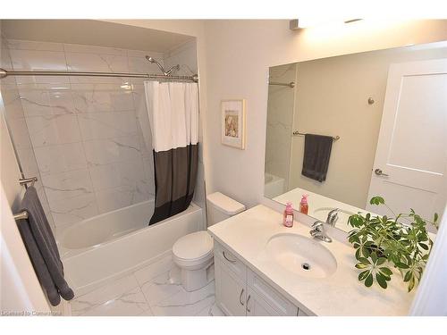 40 Kenesky Drive, Waterdown, ON - Indoor Photo Showing Bathroom