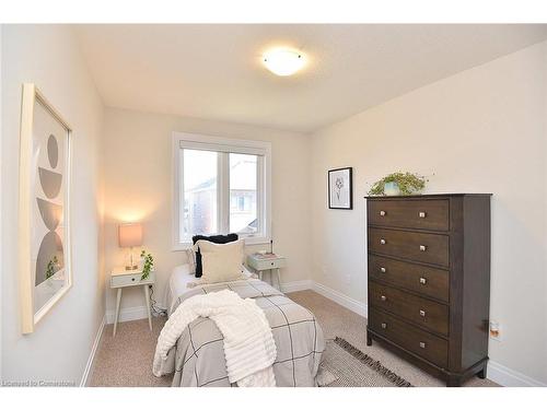 40 Kenesky Drive, Waterdown, ON - Indoor Photo Showing Bedroom