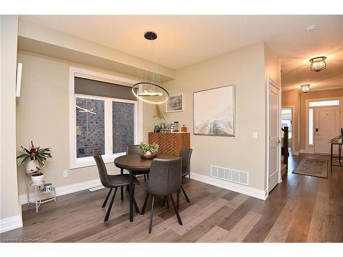 40 Kenesky Drive, Waterdown, ON - Indoor Photo Showing Dining Room