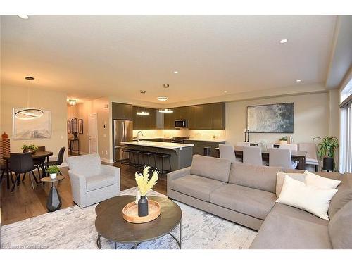 40 Kenesky Drive, Waterdown, ON - Indoor Photo Showing Living Room