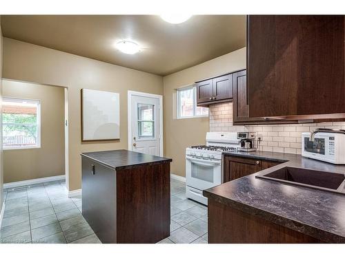 90 Blake Street, Hamilton, ON - Indoor Photo Showing Kitchen