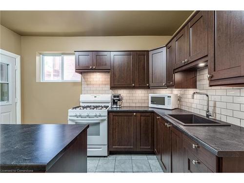 90 Blake Street, Hamilton, ON - Indoor Photo Showing Kitchen